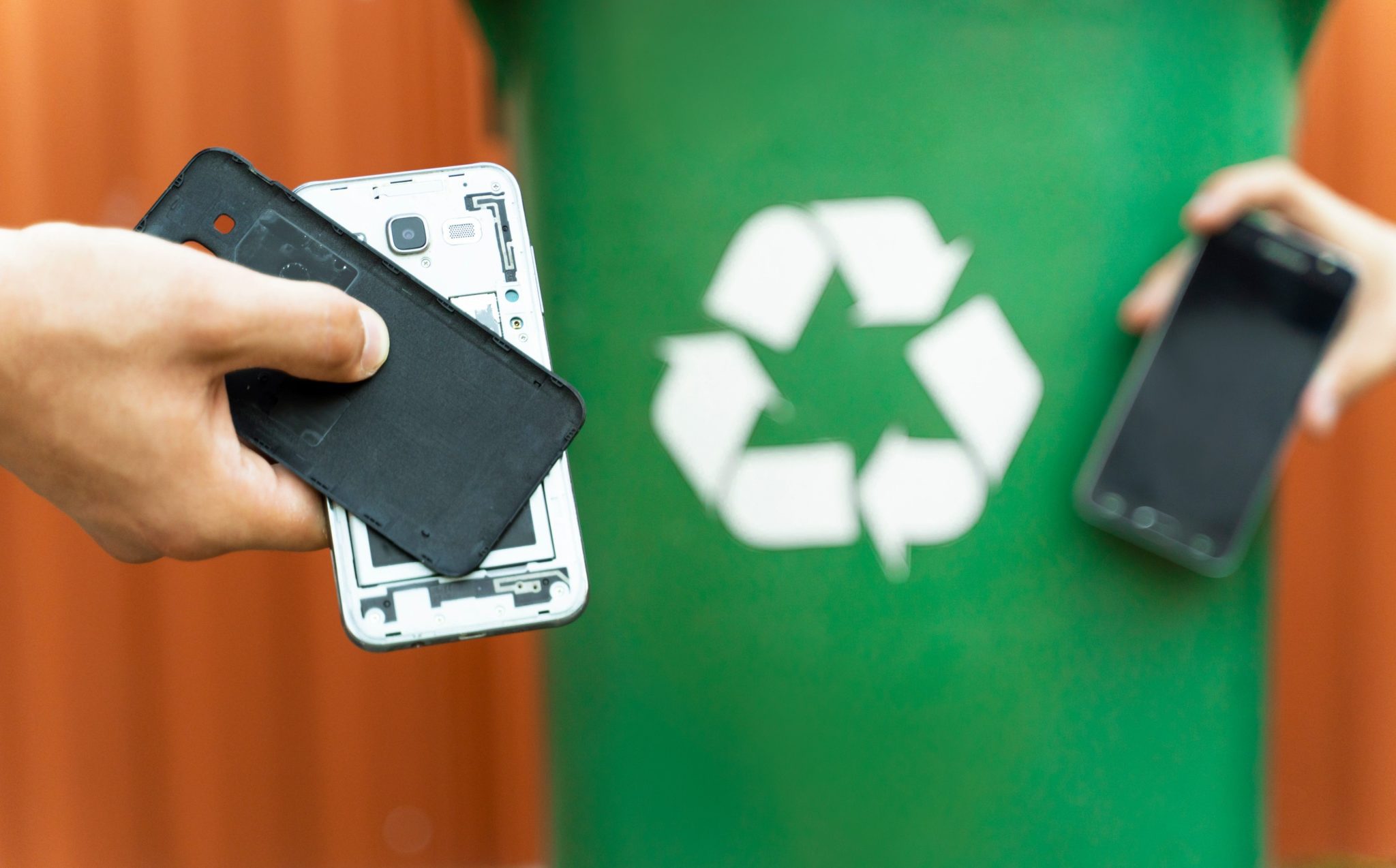 Research by giffgaff reveals that 72% of the UK have no idea what e-waste is Research by giffgaff reveals that 72% of the UK have no idea what e-waste is